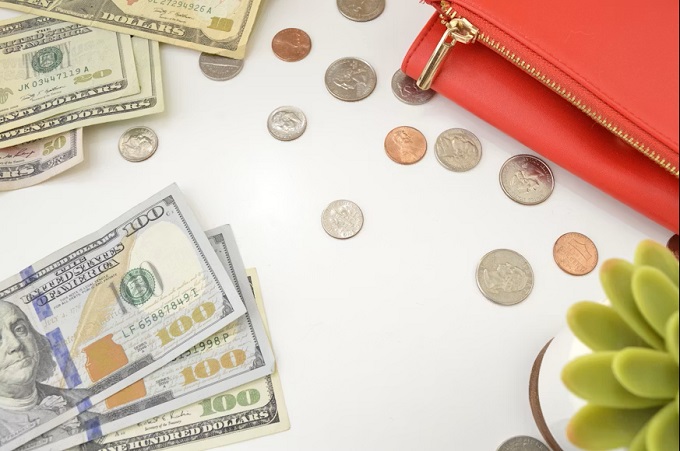 10 Budgeting Mistakes That Quietly Drain Your Savings (And How to Avoid Them)