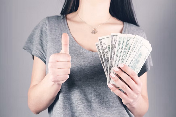 Saving Money Without Feeling Miserable: Simple Habits That Actually Work